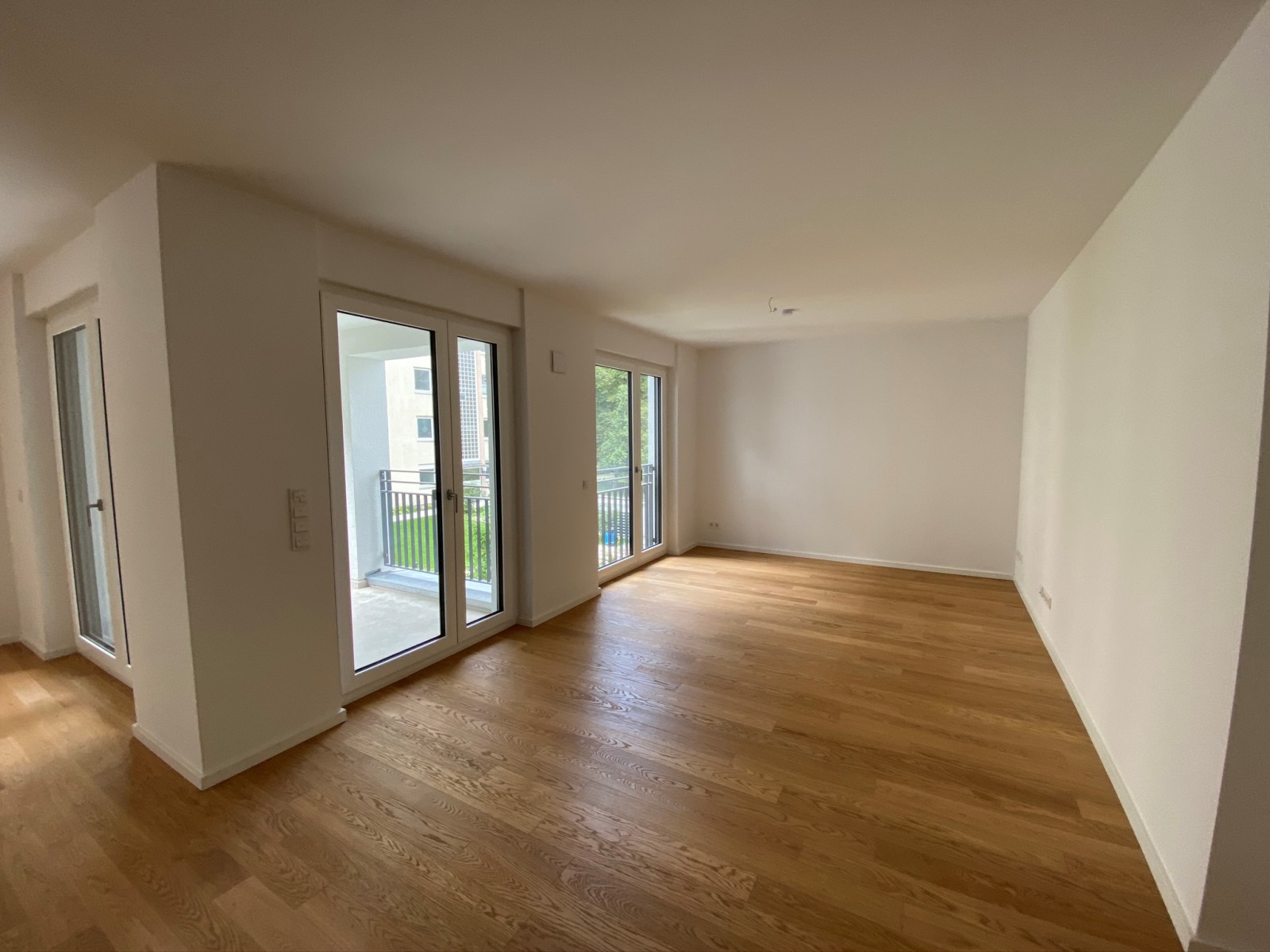 Luxuriöse 4-Zimmer-Wohnung mit Balkon / Nähe Bavaria Towers